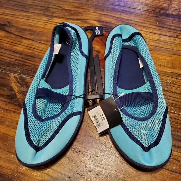 athletic works beach shoes